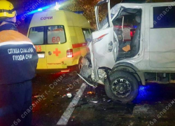 Сочинские спасатели вытащили водителя из деформированного авто 