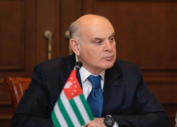 Президент Абхазии подписал указ о призыве на военную службу