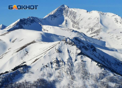 Взрыв снега в горах Сочи попал на видео