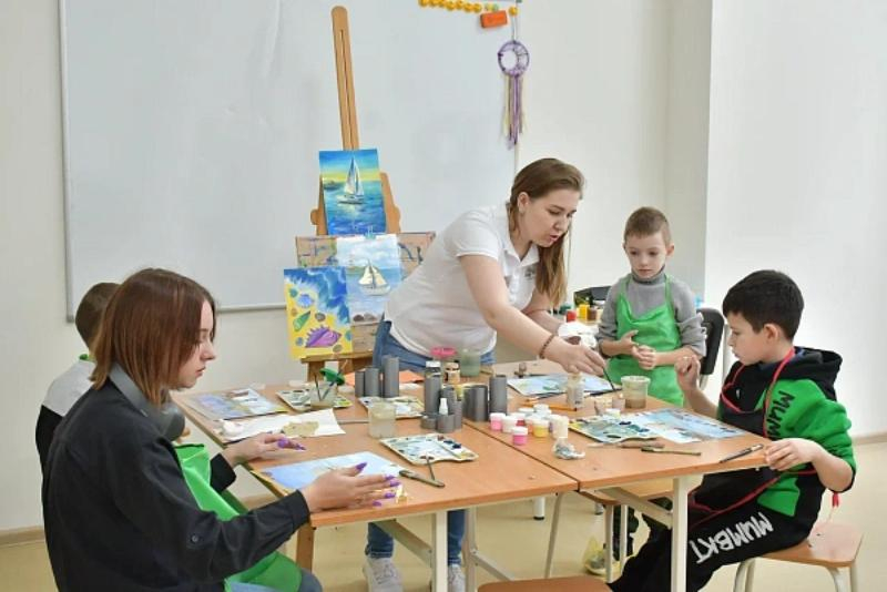 «Нас научили справляться с болью»: семьям из новых регионов России оказали психологическую поддержку