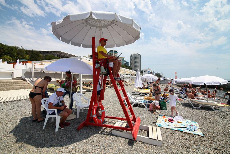 Новый песчаный пляж «Маяк» открыт для гостей в самом центре Сочи