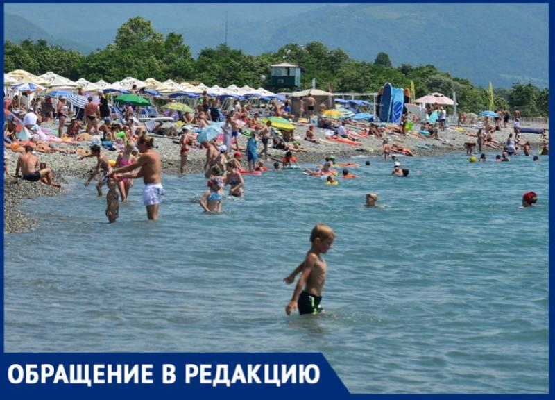 Россиянка пожаловалась на испорченный отпуск в Сочи из-за грязного моря