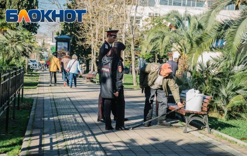 А во дворе а на скамейке во дворе